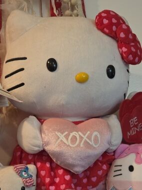Hello Kitty Greeter  Pink XOXO Heart Accent Pillow Plush
